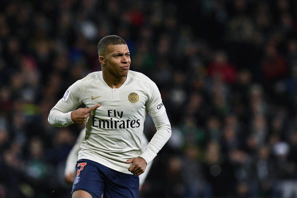 德国：在多重挑战中艰难前行